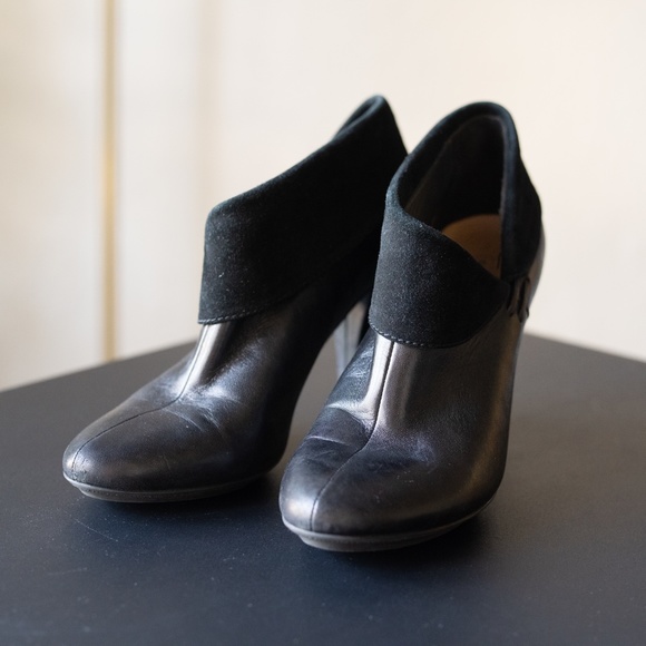 COACH Annika Ankle Bootie Black Soft Leather Size 6 - Picture 3 of 7